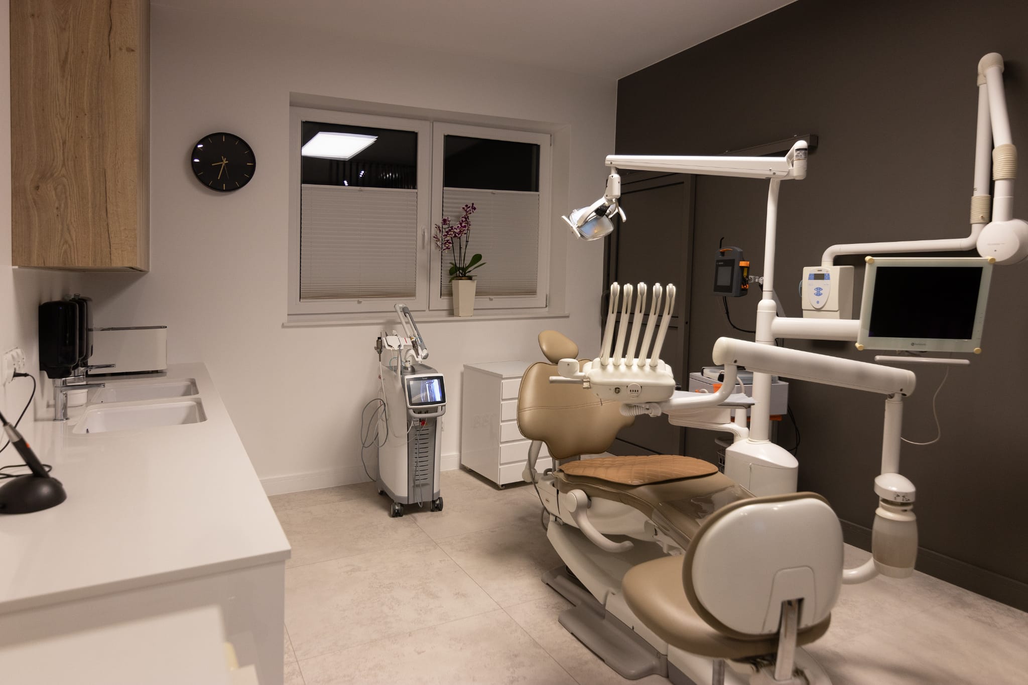 Powrót do pięknego uśmiechu – o protetyce w gabinecie stomatologicznym